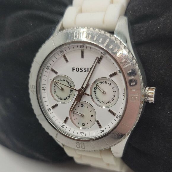 Fossil Stella ES2888 Women's White Silicone Analog Dial Quartz Wrist Watch DE618 - Picture 1 of 9